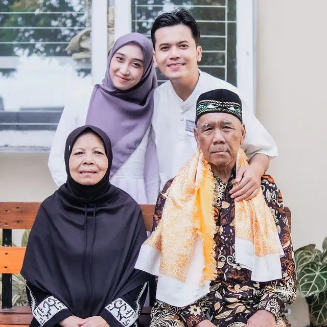 Istri Hamil Anak Pertama, Ini 6 Potret Dayat Idola Cilik dan Anya Usai Menikah