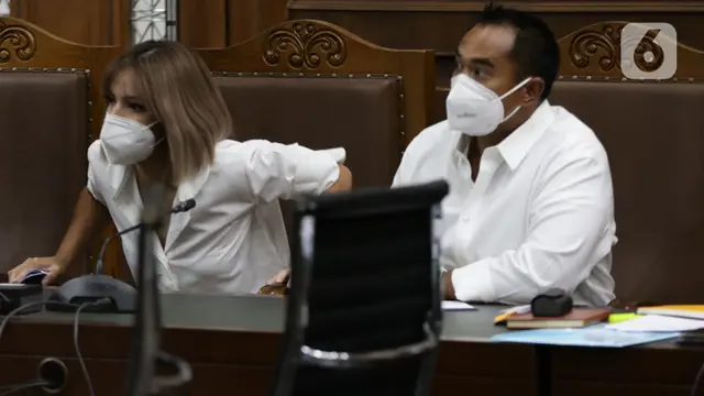 FOTO: Sidang Lanjutan Nia Ramadhani dan Ardi Bakrie