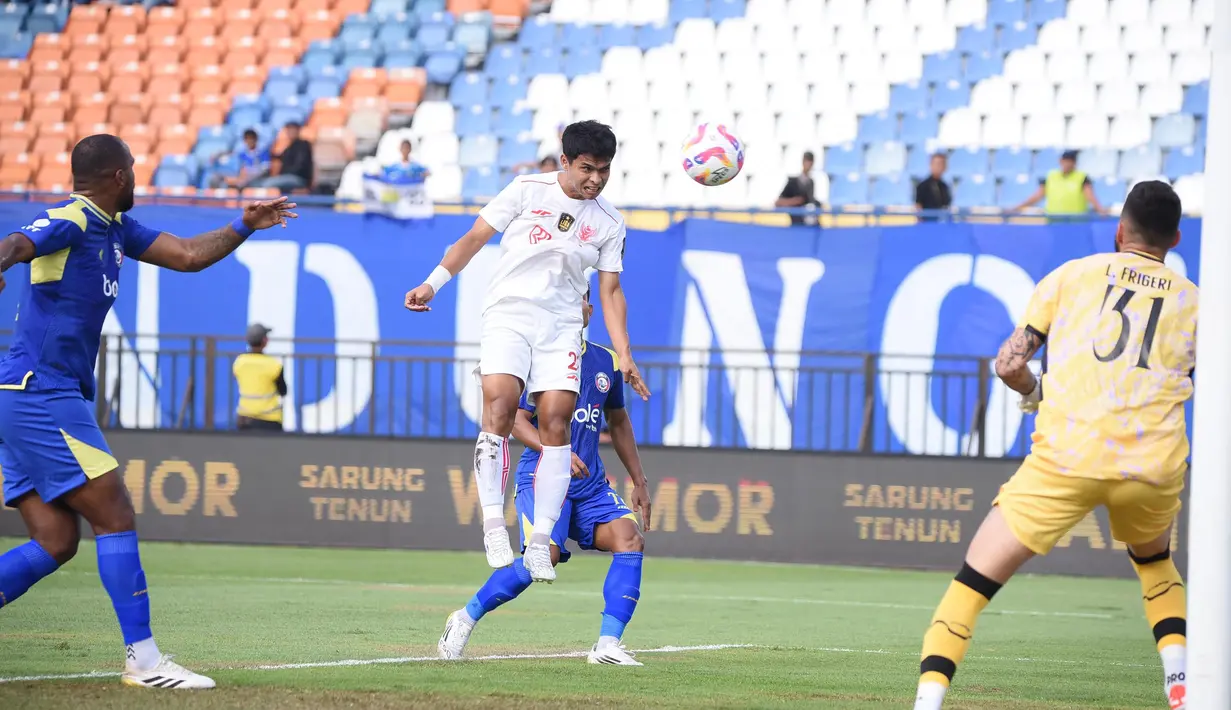 Juara bertahan turnamen Piala Presiden, Arema FC harus puas bermain imbang dengan skor 2-2 saat melawan Liga Indonesia All Star di Stadion Si Jalak Harupat, Bandung, Jawa Barat, Selasa (8/7/2025) sore WIB. (Foto: Tim Media Piala Presiden)