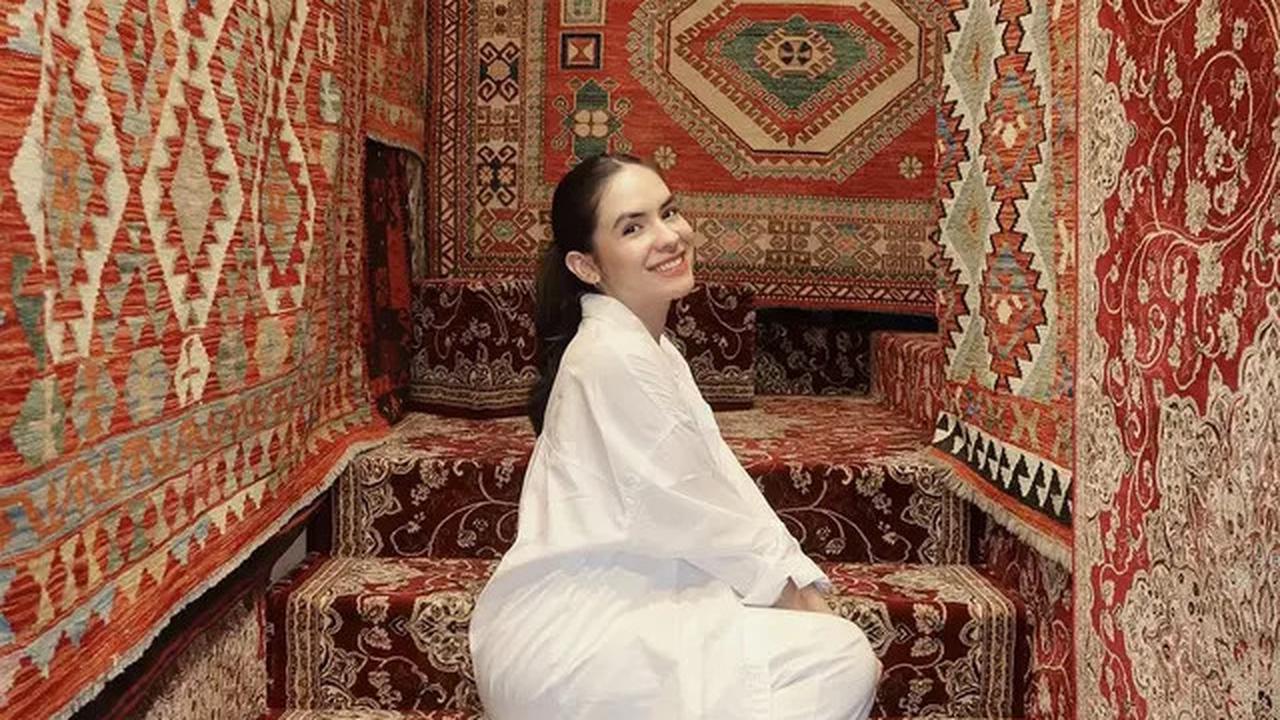6 Potret Kebersamaan Steffi Zamora danNinoFernandez, Salfok Pakai Outfit Senada