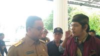 Gubernur DKI Jakarta Anies Baswedan menerima aduan warga di Balai Kota (Liputan6.com/Delvira Hutabarat)