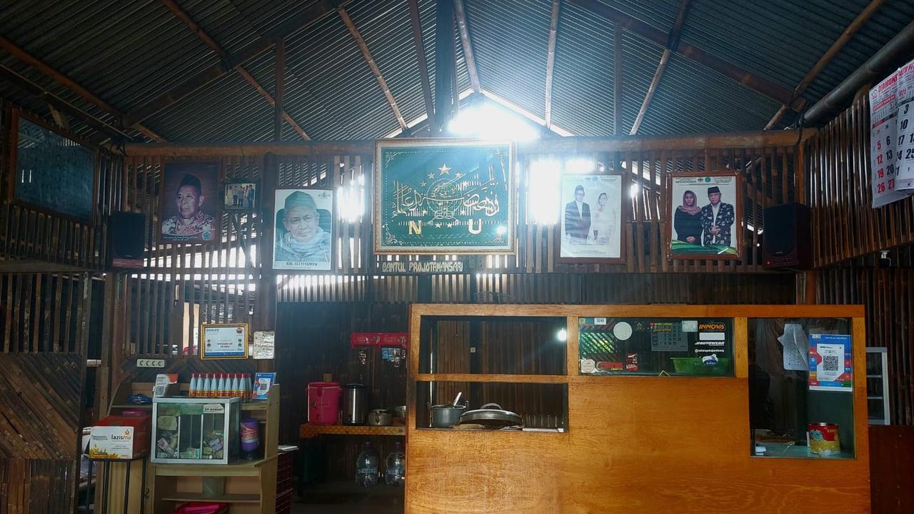 Menikmati Soto Daging Pak Sabar yang Legendaris Sejak 1984, Tetap Eksis dengan Sentuhan Digital QRIS BRI
