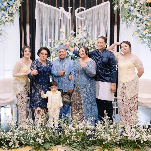 Jadi Wali Nikah Nadya Holscher, Ini 6 Potret Jordy Holscher Bareng Saudara Perempuannya