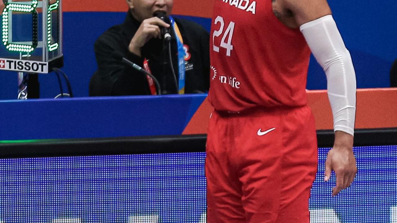 Pebasket Kanada, Dillon Brooks melakukan selebrasi setelah melakukan buzzer beater.