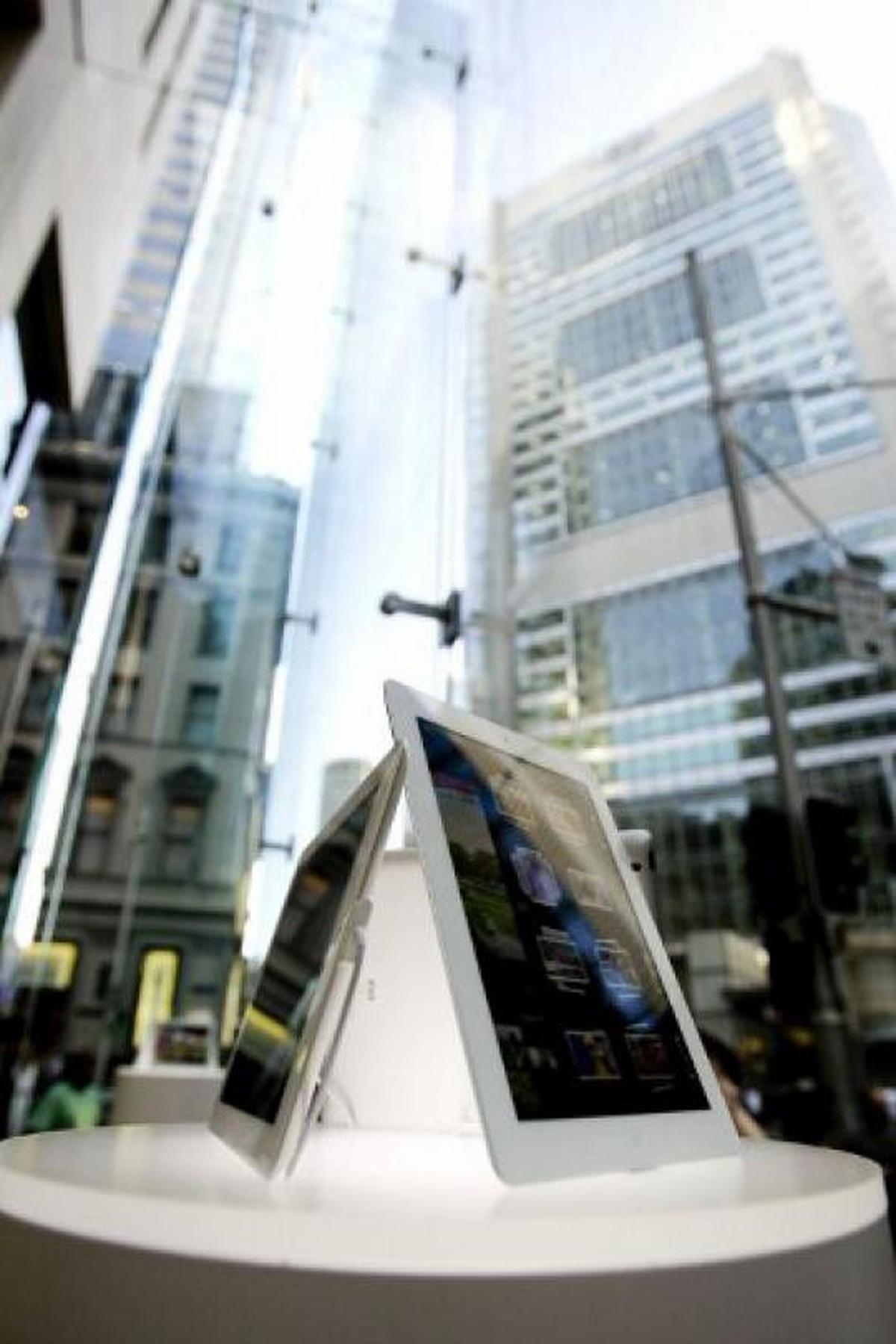 Ramai-ramai mengantre new iPad 