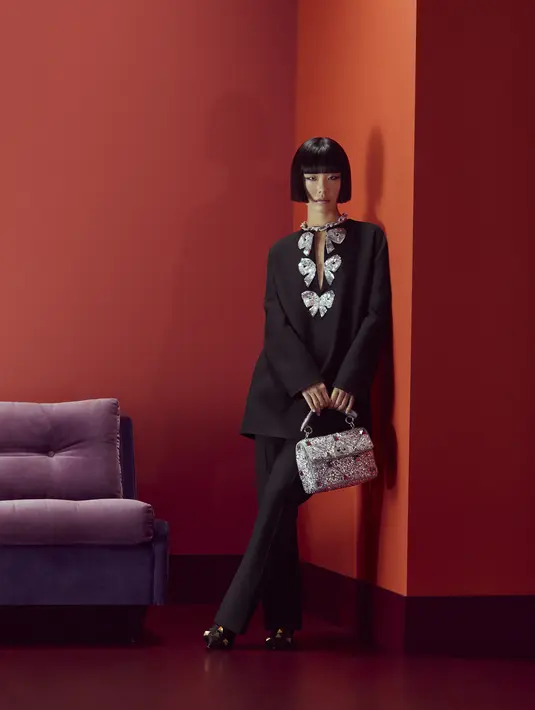 Apa pun gaya pesta pilihanmu, Maison Valentino mempersiapkan pakaian terbaik lewat The Party Collection. (Foto: Valentino)