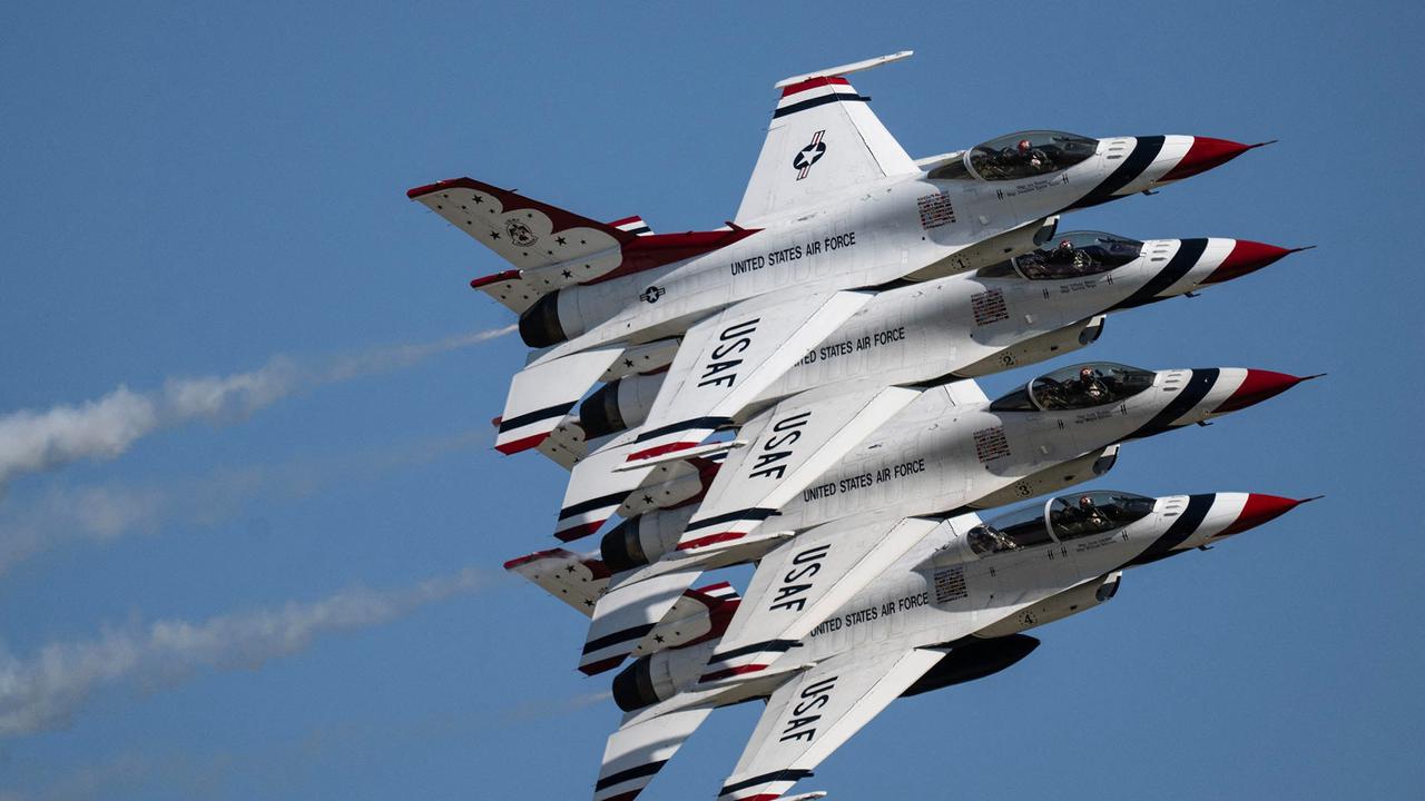 FOTO: Aksi Thunderbirds AU AS Hibur Penonton di Langit Maryland