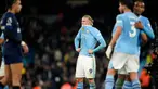 Pemain Manchester City, Erling Haaland (tengah) berdiri di lapangan setelah pertandingan sepak bola Liga Premier Inggris melawan Chelsea di Stadion Etihad, Manchester, Inggris, Sabtu 17 Februari 2024. (AP Photo/Dave Thompson)