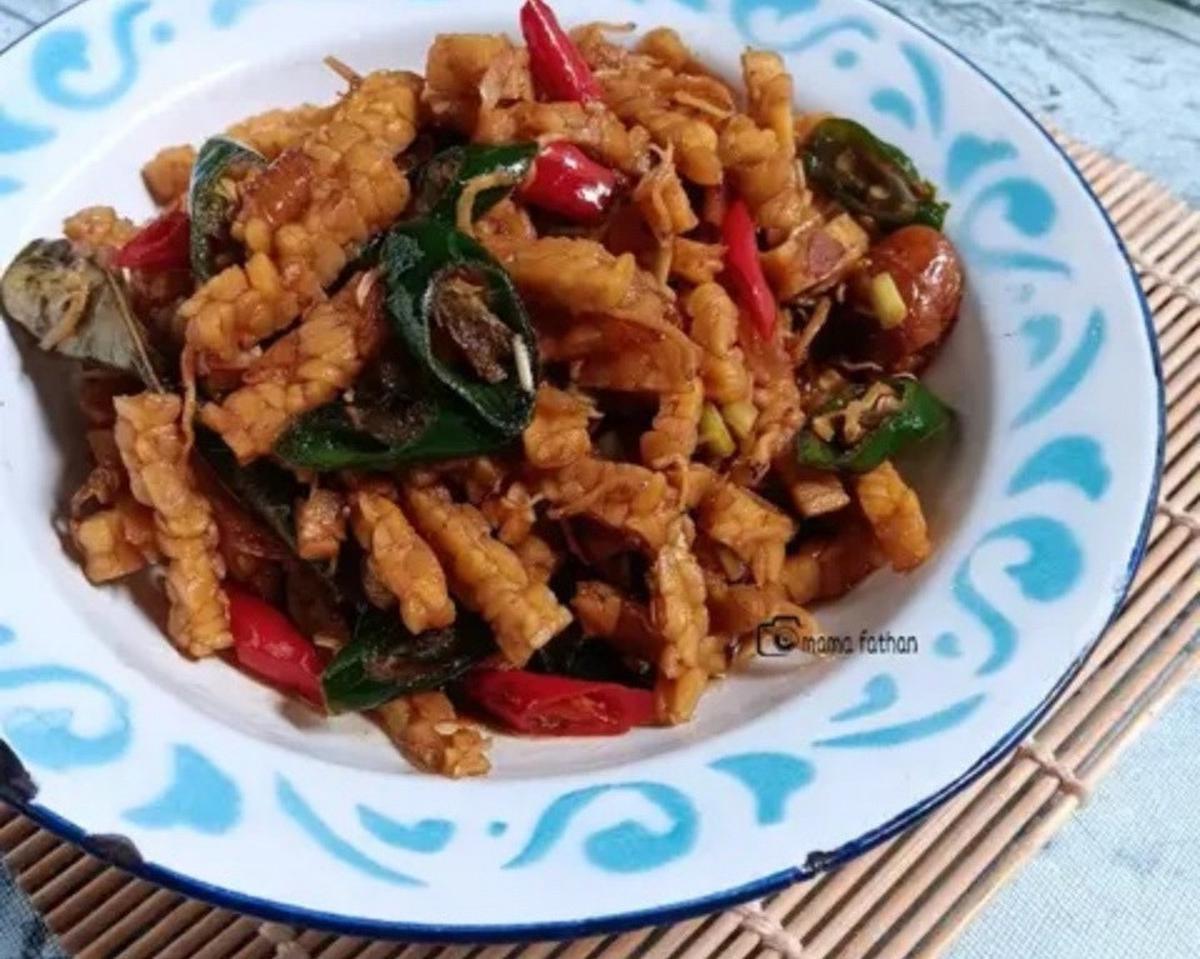 Resep oseng tempe khas Banyumas. (dok. Cookpad @mamafathan)