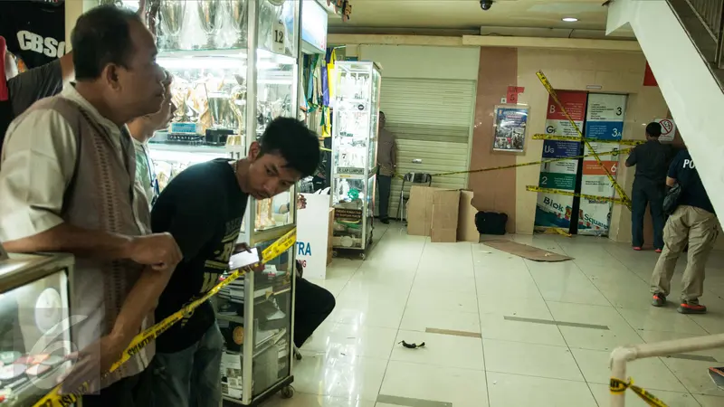 20170317-Lift Pengunjung Mal di Blok M Square Jatuh-Gempur