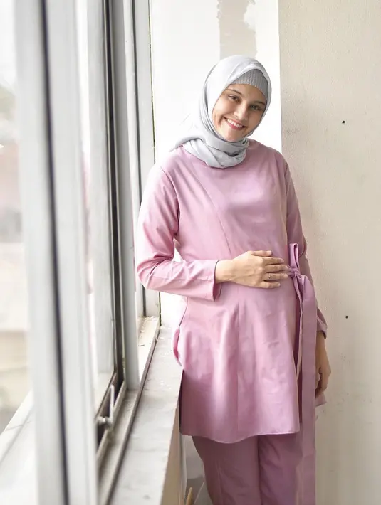 (Instagram/zeezeeshahab)