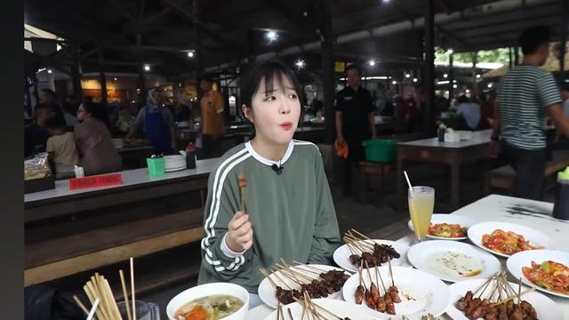 Tzuyang kunjungi Indonesia. (Tangkapan layar YouTube/ tzuyang)