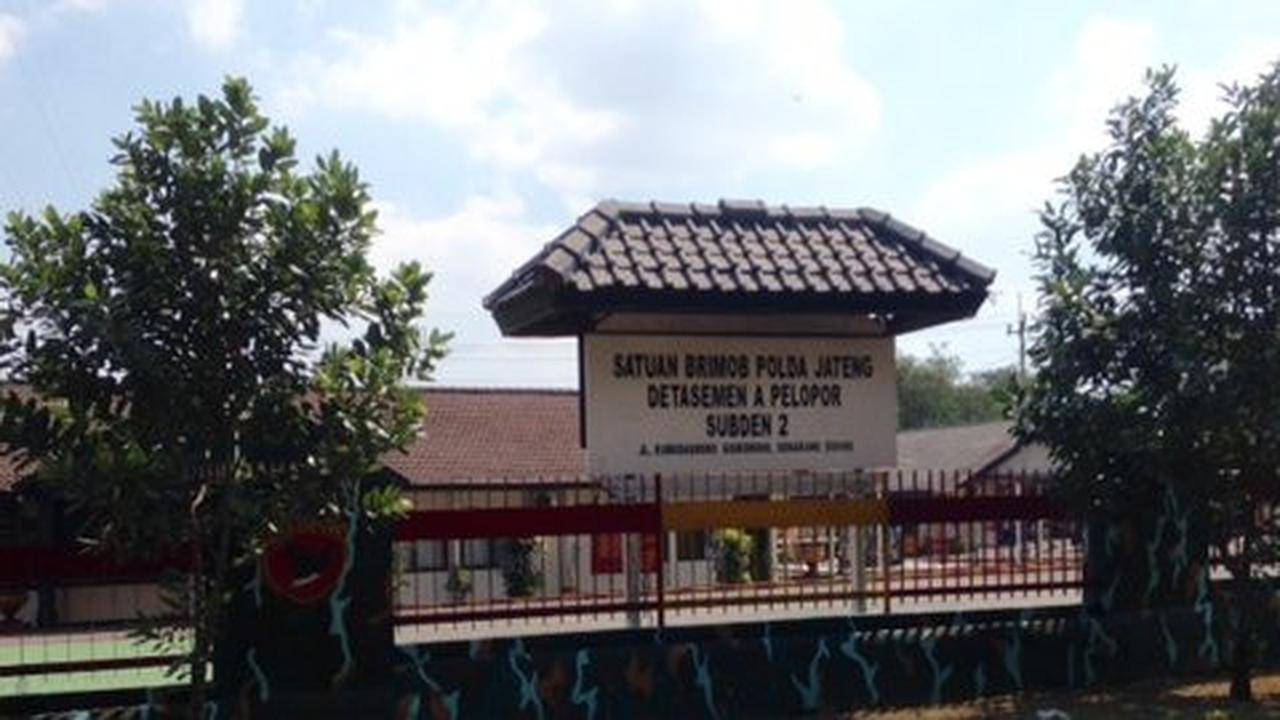 Anggota TNI keroyok brimob dan rusak motor di Semarang