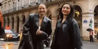 Duo bestie Enzy Storia dan Febby Rastanty tampil kompak saat nikmati liburan ala Parisian di Paris [@enzystoria]