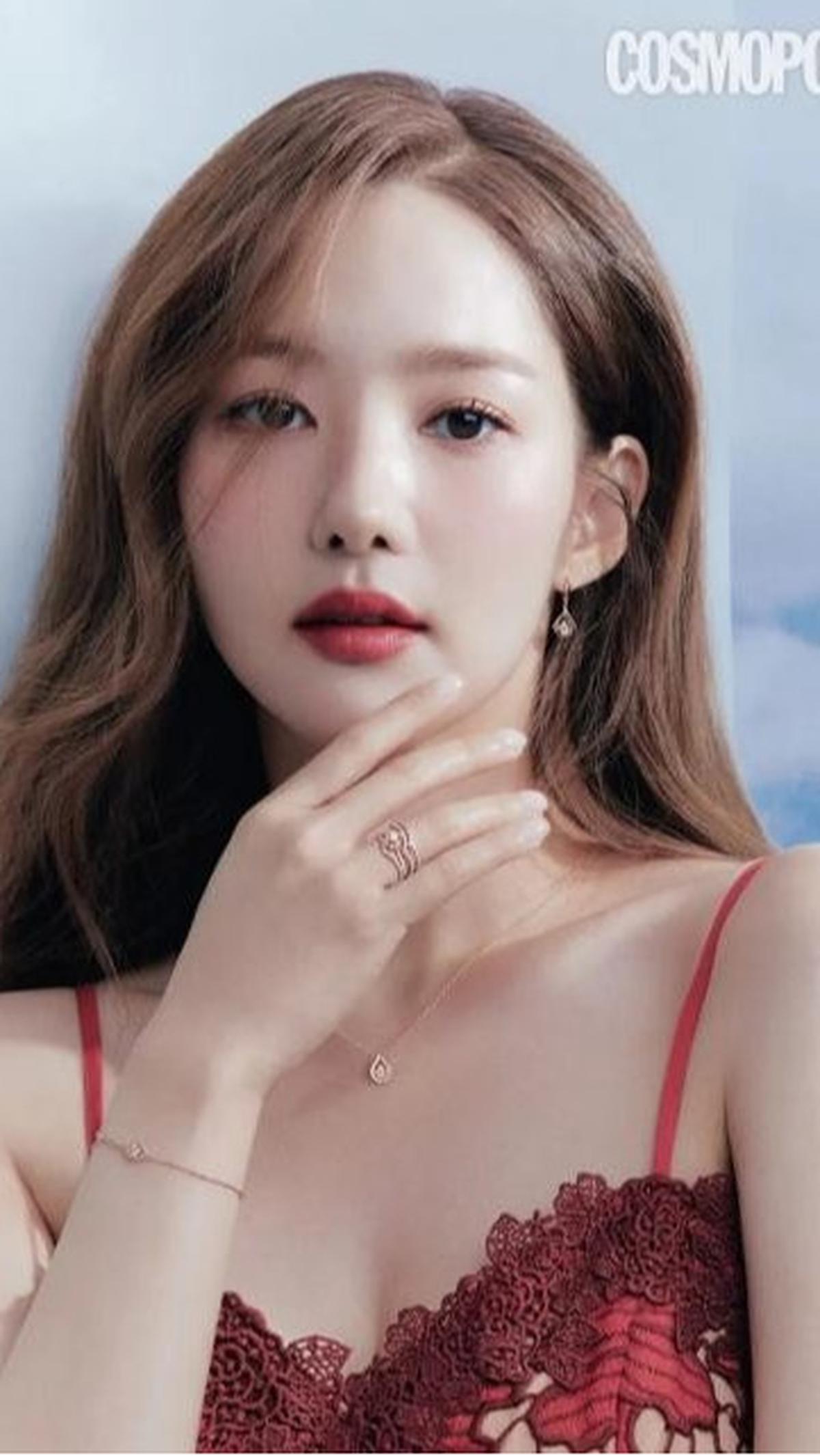 Gara-gara Dispatch membongkar kebohongan Park Min Young terkait uang yang diterimanya dari mantan pacarnya, Kang Jong Hyun, popularitas aktris ini sekarang terancam.&nbsp;