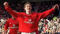 Ole Gunnar Solskjaer telah mencetak total 91 gol dalam 235 penampilan Liga Inggris selama 11 musim. Pemain asal Norwegia tersebut mengakhiri karirnya bersama MU dengan mengoleksi 12 gelar, enam diantaranya gelar Liga Inggris. (AFP/Robin Parker)