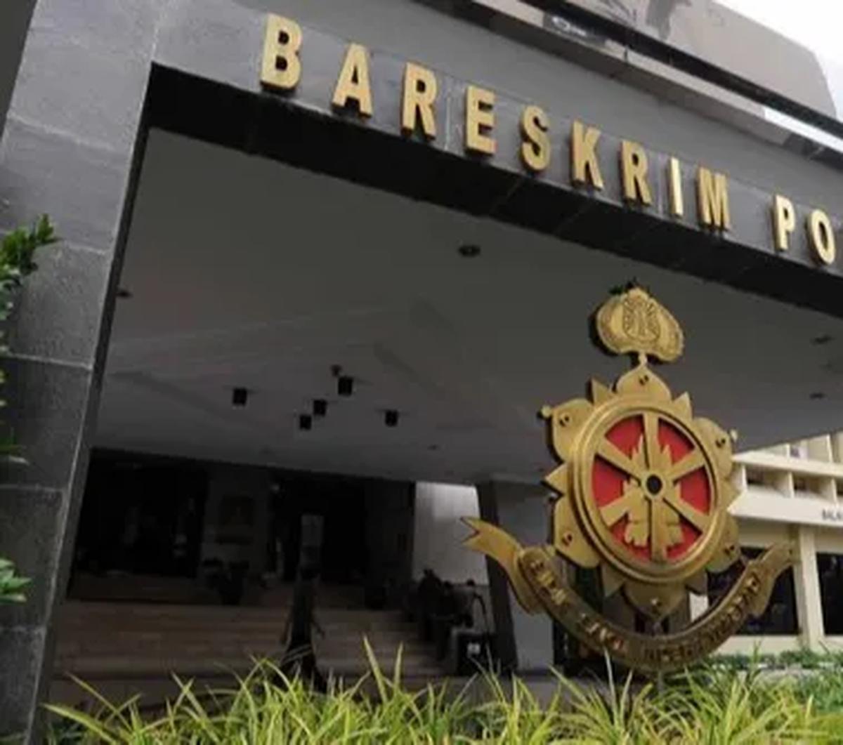 Polri periksa Direktur Perwasitan PSSI terkait kasus dugaan pungutan liar (pungli) pada proses seleksi wasit untuk BRI Liga 1 2023/2024 di Bareskrim Polri, hari ini.