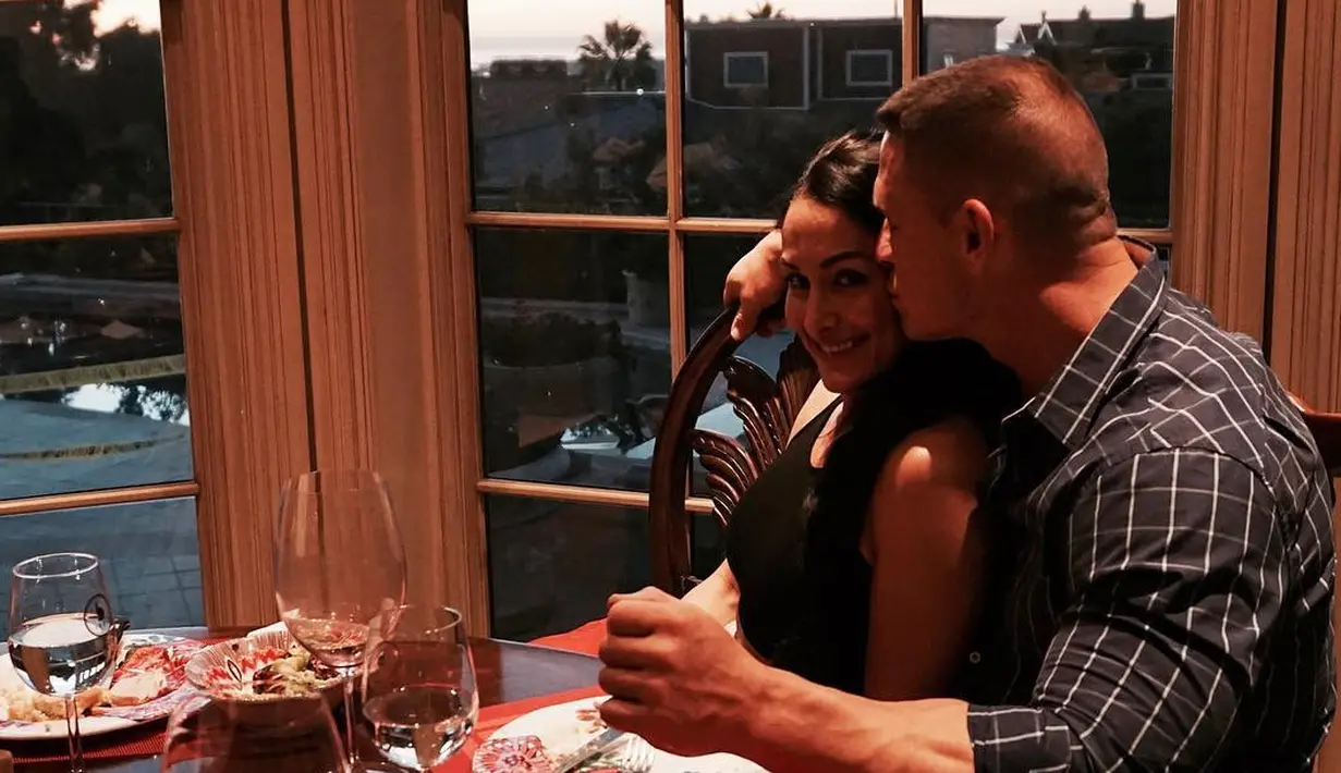 Perpisahan mereka benar-benar mengejutkan. Hal itu dikarenakan keduanya pun kerap menjadi couple goals. (instagram/thenikkibella)