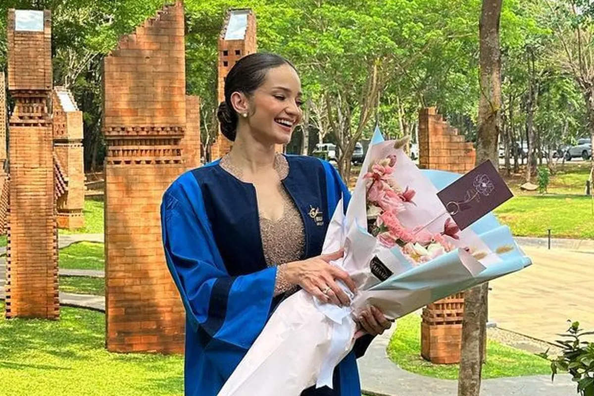 wisuda rambut