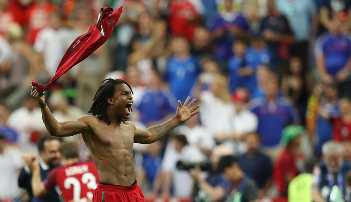 Renato Sanches tercatat sebagai pemain muda yang mencetak gol pada ajang piala Eropa 2016 ketika Portugal melawan Polandia, saat itu Sanches berusia 18 tahun 317 hari. (AFP/Valery Hache)