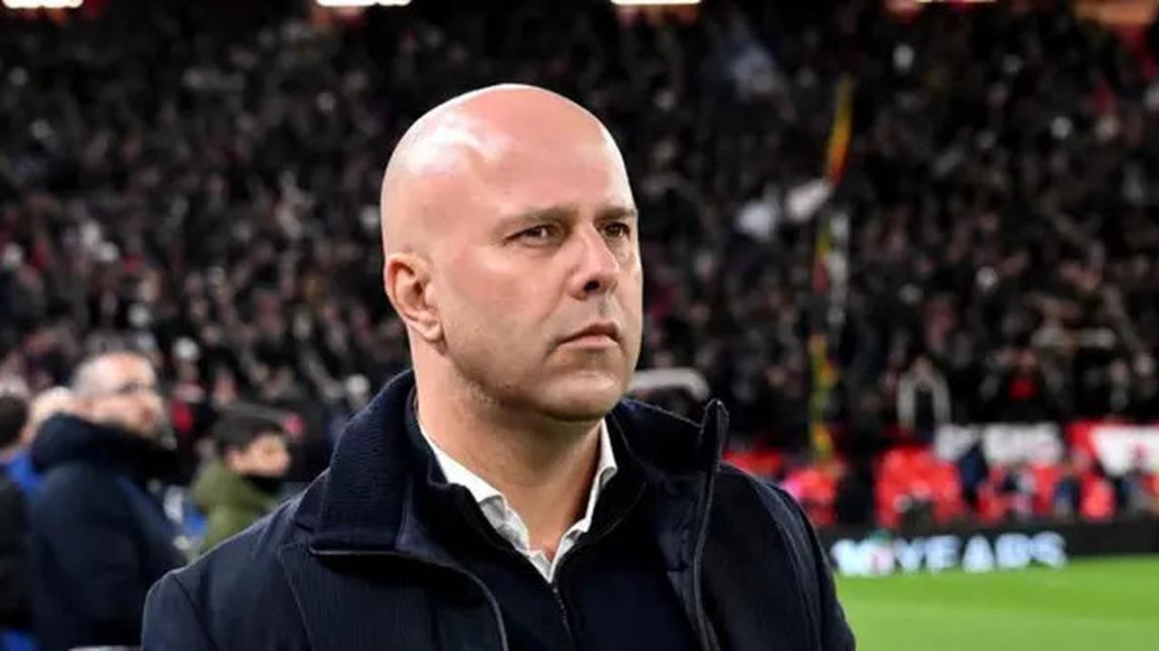 Di Mana Kesalahan Arne Slot yang Bikin Liverpool Tersingkir dari Liga Champions?