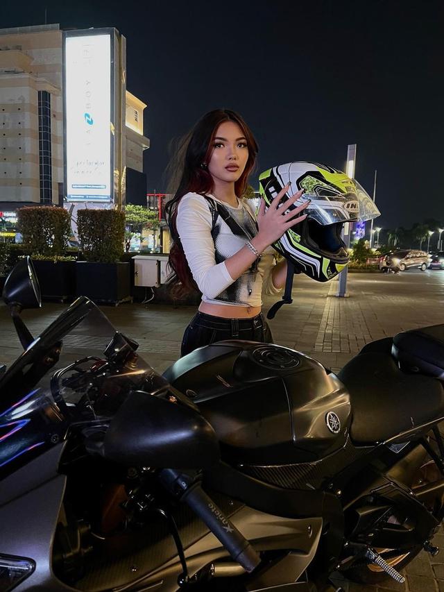 6 Potret Terbaru Queennara Anak Liza Natalia yang Makin Swag, Mirip Kylie Jenner