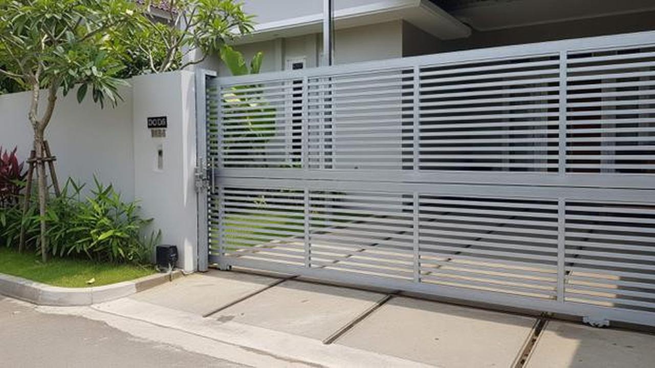 10 Inspirasi Pagar Rumah Anti Maling Berbahan Hollow Galvanis Kuat untuk Hunian Minimalis