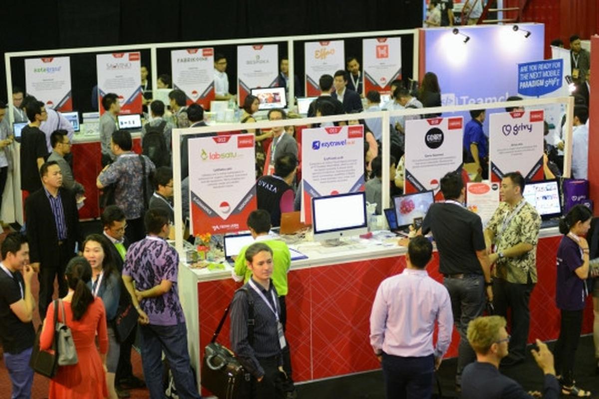 Mengunjungi gelaran Tech in Asia 2015 di Balai Kartini