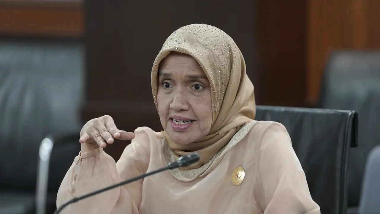 Komisioner Komisi Informasi Pusat (KIP), Samrotunnajah Ismail