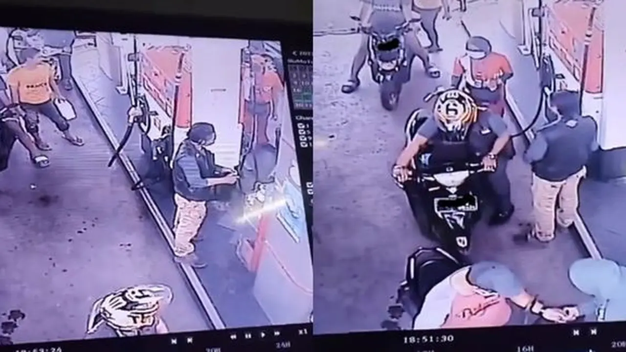 Pemotor isi bensin di SPBU