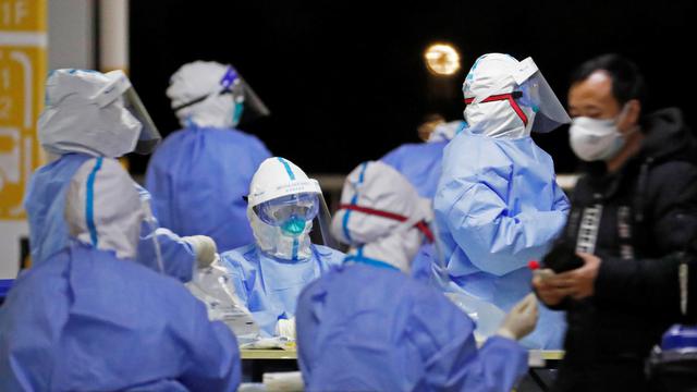 Ribuan Pekerja Kargo di Bandara Internasional Pudong China Jalani Tes Covid-19