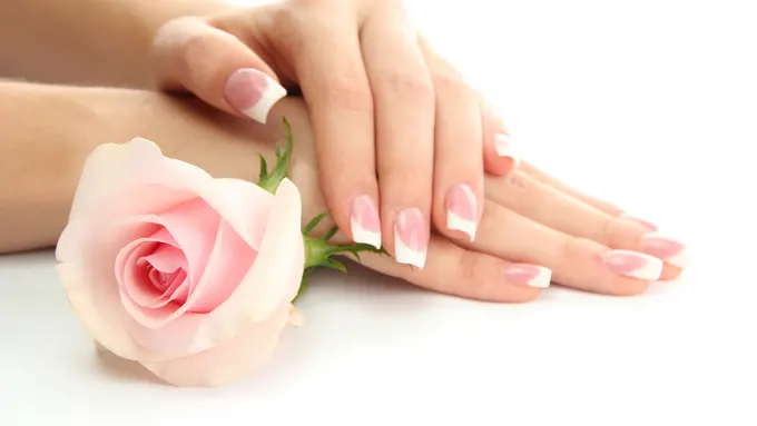 [Bintang] Ingin Kuku Cepat Panjang? Begini Caranya