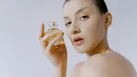 5 Penyebab Parfum Berubah Warna, Jangan Buru-Buru Dibuang