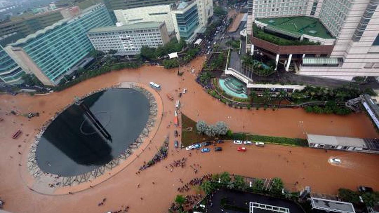 Jantung Kota Jakarta yang berubah menjadi 'sungai'