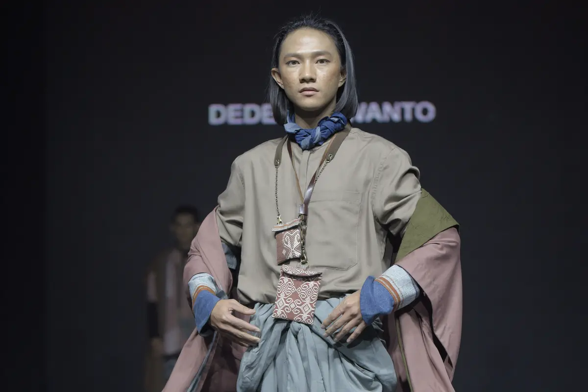 Melihat Kolaborasi Apik antara Fashion dan Art di Jakarta Fashion Trend 2022