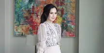 Beby Tsabina tuai pujian saat dirinya tampil jadi muse memeragakan busana koleksi Ramadan dari Khanaan [@bebytsabina]