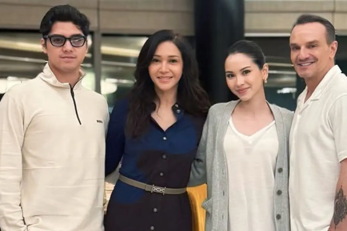 Alyssa Daguise saat Persiapan Pernikahan Bersama Calon Mertuanya, Maia Estianty
