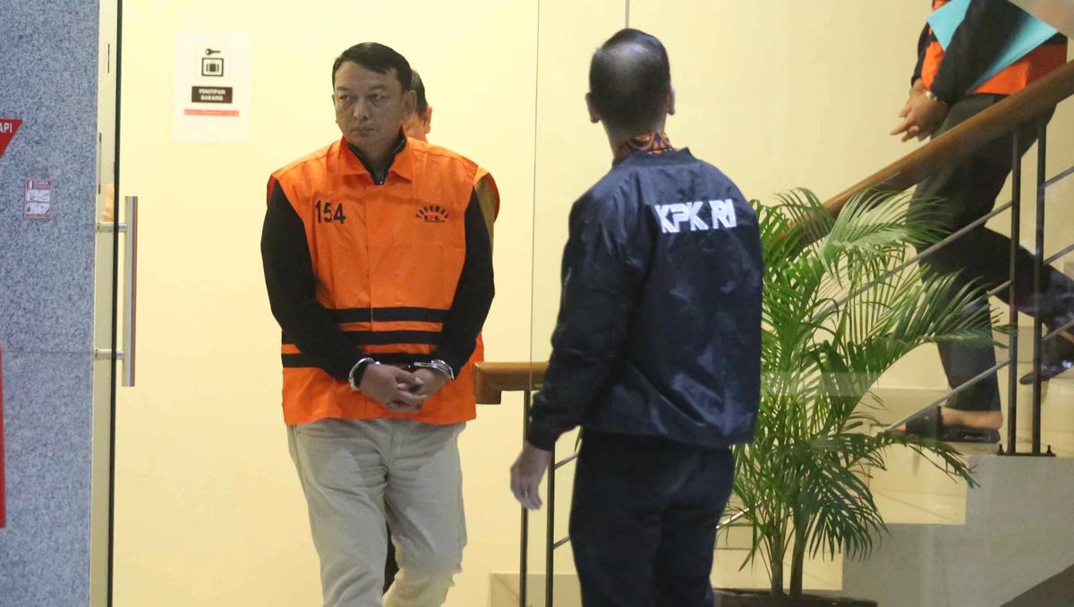 FOTO: Ketua dan Wakil Ketua Pengadilan Negeri Depok Ditahan KPK