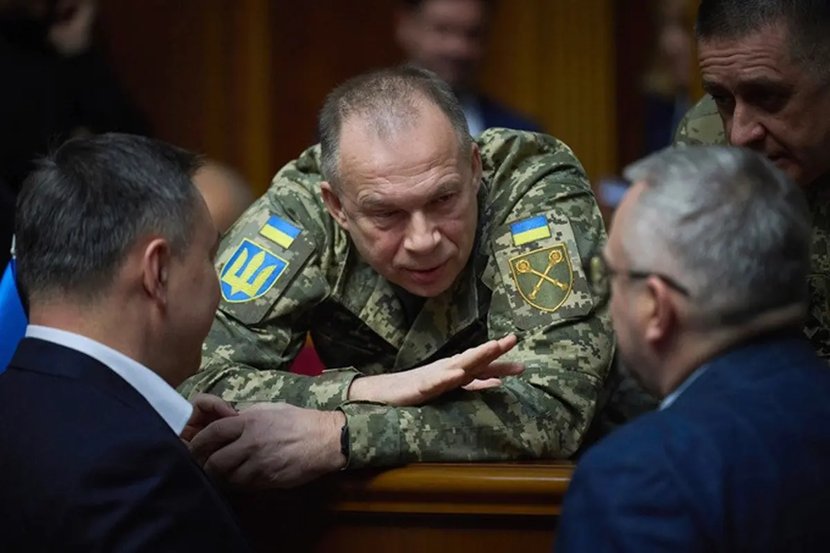 Jenderal Oleksandr Syrskyi berbicara di hadapan para anggota parlemen Ukraina di gedung Verkhovna Rada, Kyiv, pada 19 November 2024.