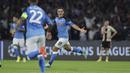 Penyerang Napoli, Giacomo Raspadori berselebrasi usai mencetak gol ke gawang Ajax pada pertandingan lanjutan grup A Liga Champions di stadion Diego Armando Maradona di Naples, Italia, Rabu, 12 Oktober 2022. Napoli menang telak atas Ajax 4-2. (Alessandro Garofalo/LaPresse via AP)