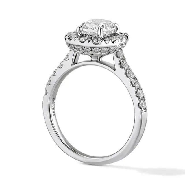 Classic Halo Pavé Engagement Ring dari Henri Daussi