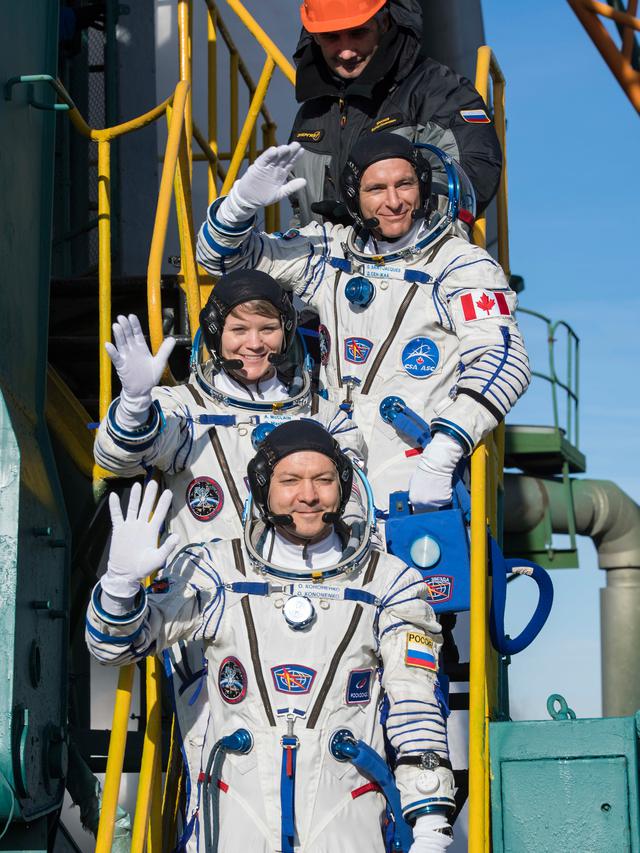 3 Astronot Meluncur ke Stasiun Luar Angkasa Internasional