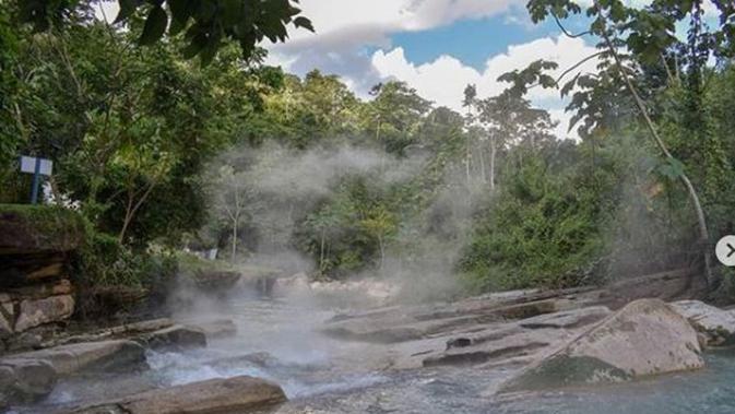Air Mendidih di Sungai Mayantuyacu, Amazon. (dok.Instagram @david.ldh/https://www.instagram.com/p/Bu0RdHnHMcK/Henry