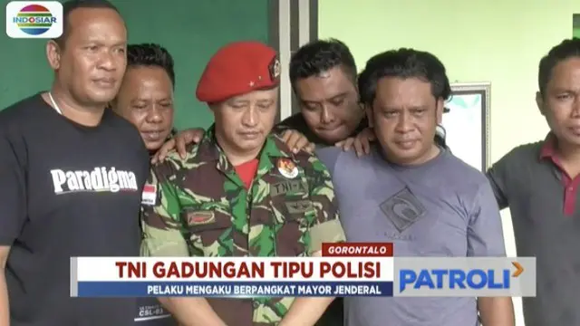 Pelaku diringkus setelah mendapatkan laporan warga tentang adanya penipuan uang oleh TNI gadungan berpangkat mayor jenderal dari satuan kopassus tersebut.