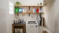 7 Model Rak Dinding untuk Area Laundry Sempit, Hemat Tempat dan Fungsional