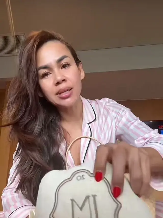 Isi Hampers Pernikahan Luna dan Maxime