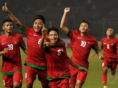 Usai melakukan sejumlah laga uji coba, stamina Evan Dimas Cs terus mengalami peningkatan. (Liputan6.com/Helmi Fithriansyah)