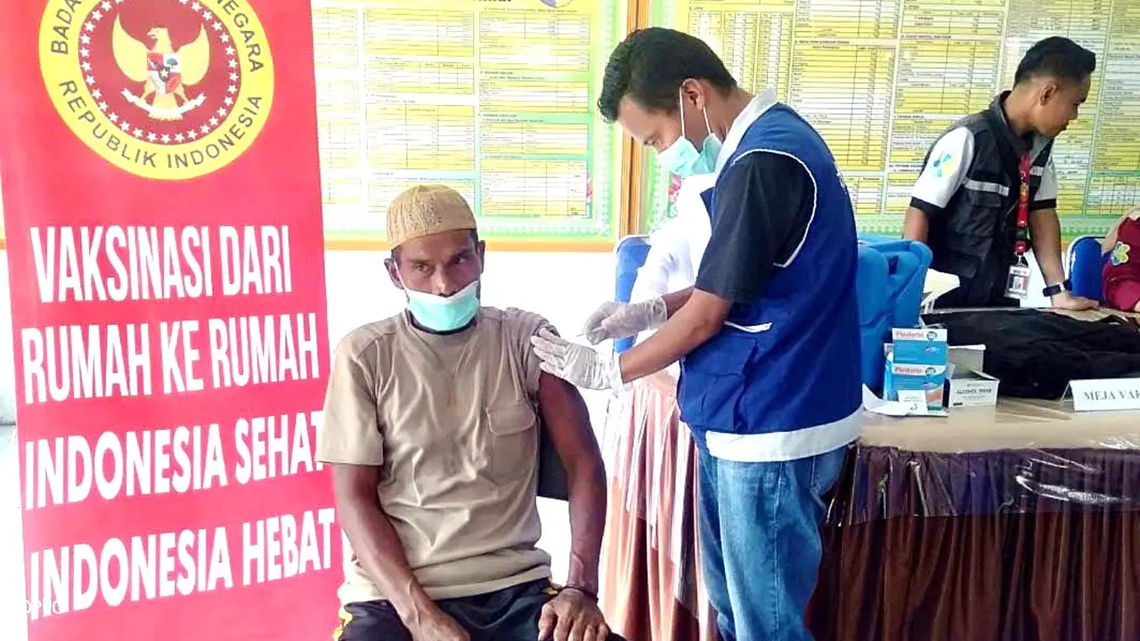 BIN daerah (Binda) Sulut menggelar vaksinasi di pelataran masjid Al-Ikhlas, desa Purworejo Timur, Kamis (7/4/2022) (Istimewa)