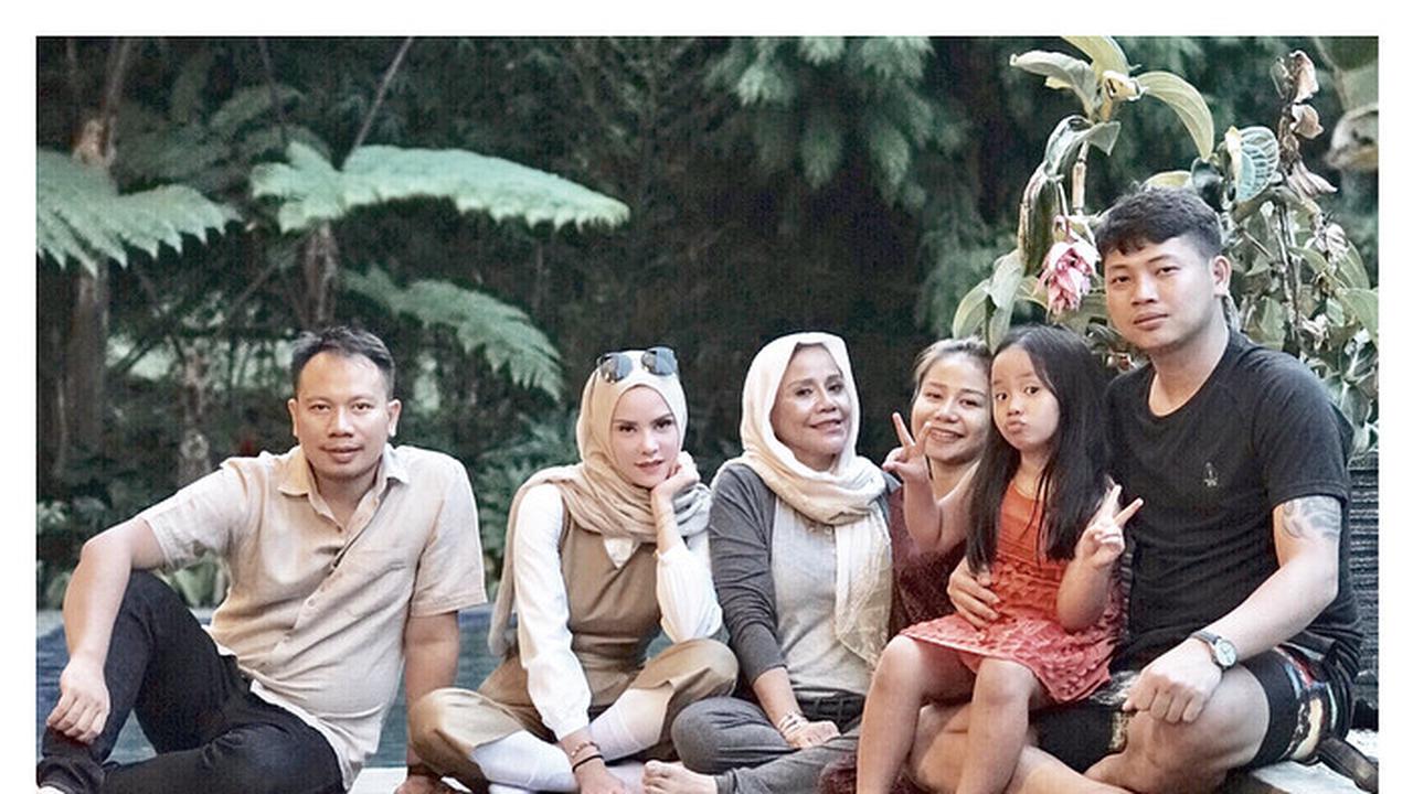 Vicky Prasetyo dan Angel Lelga