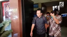 Penyidik Komisi Pemberantasan Korupsi (KPK) menyita uang yang diduga terkait dugaan suap dalam Operasi Tangkap Tangan (OTT) yang digelar di Bengkulu.